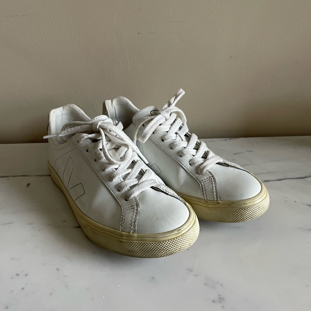Veja white sneakers esplar